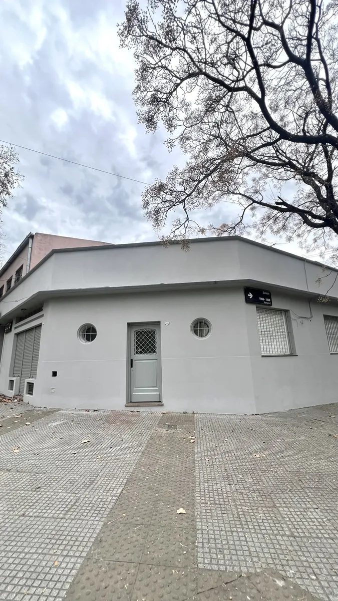 Alquilo Casa 3 Ambientes Con Patio Y Local Al Frente