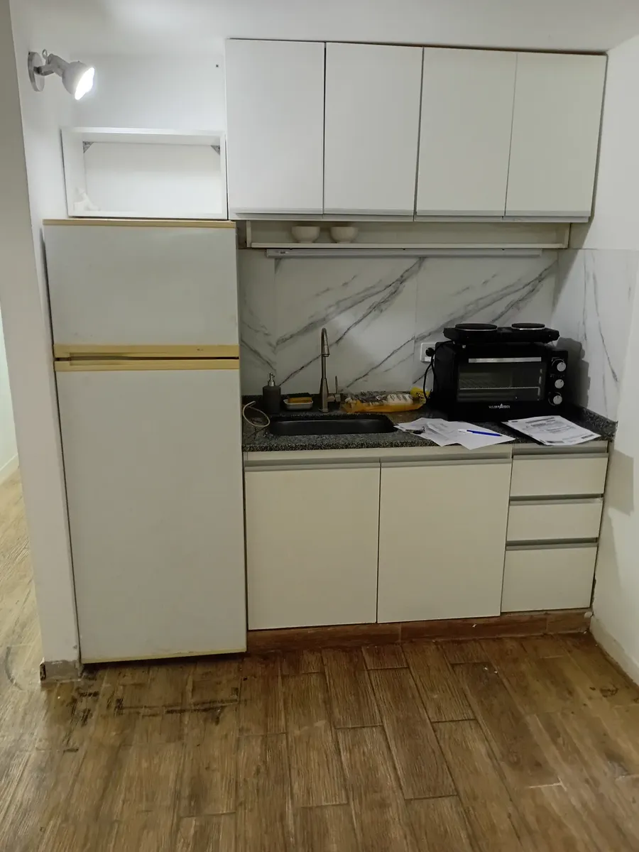 Monoambiente En Alquiler, Pueyrredon  Al 800