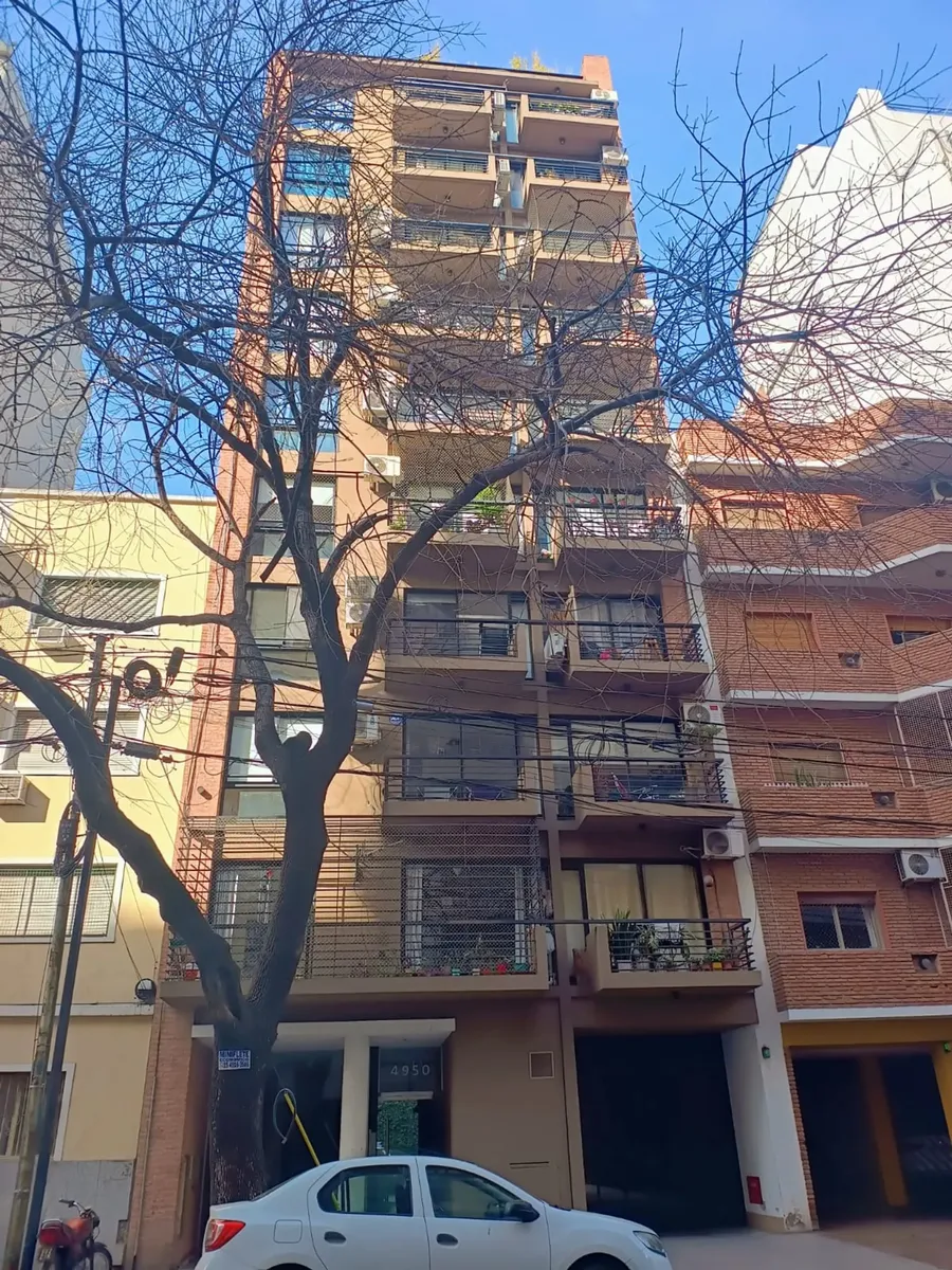2 ambientes con balcón y cochera