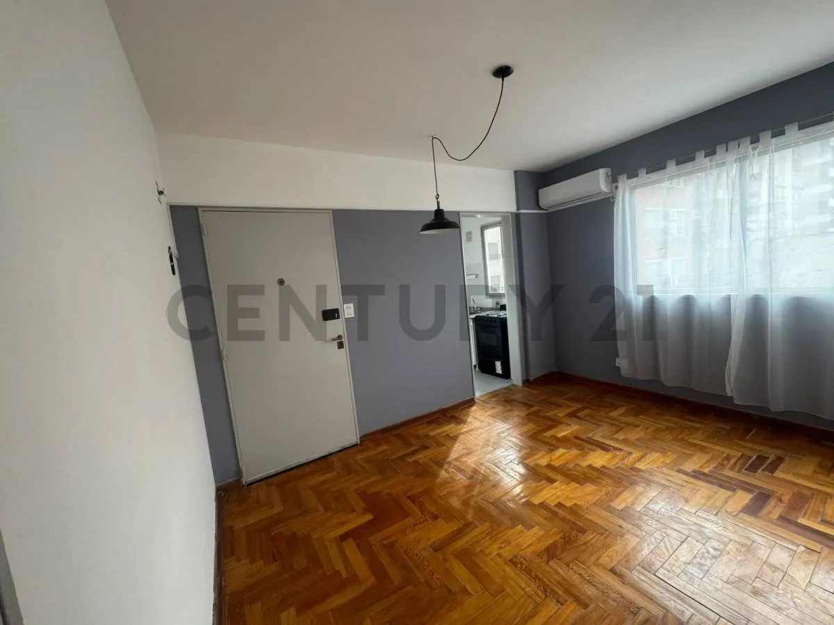 Piso 5 con pileta y AC