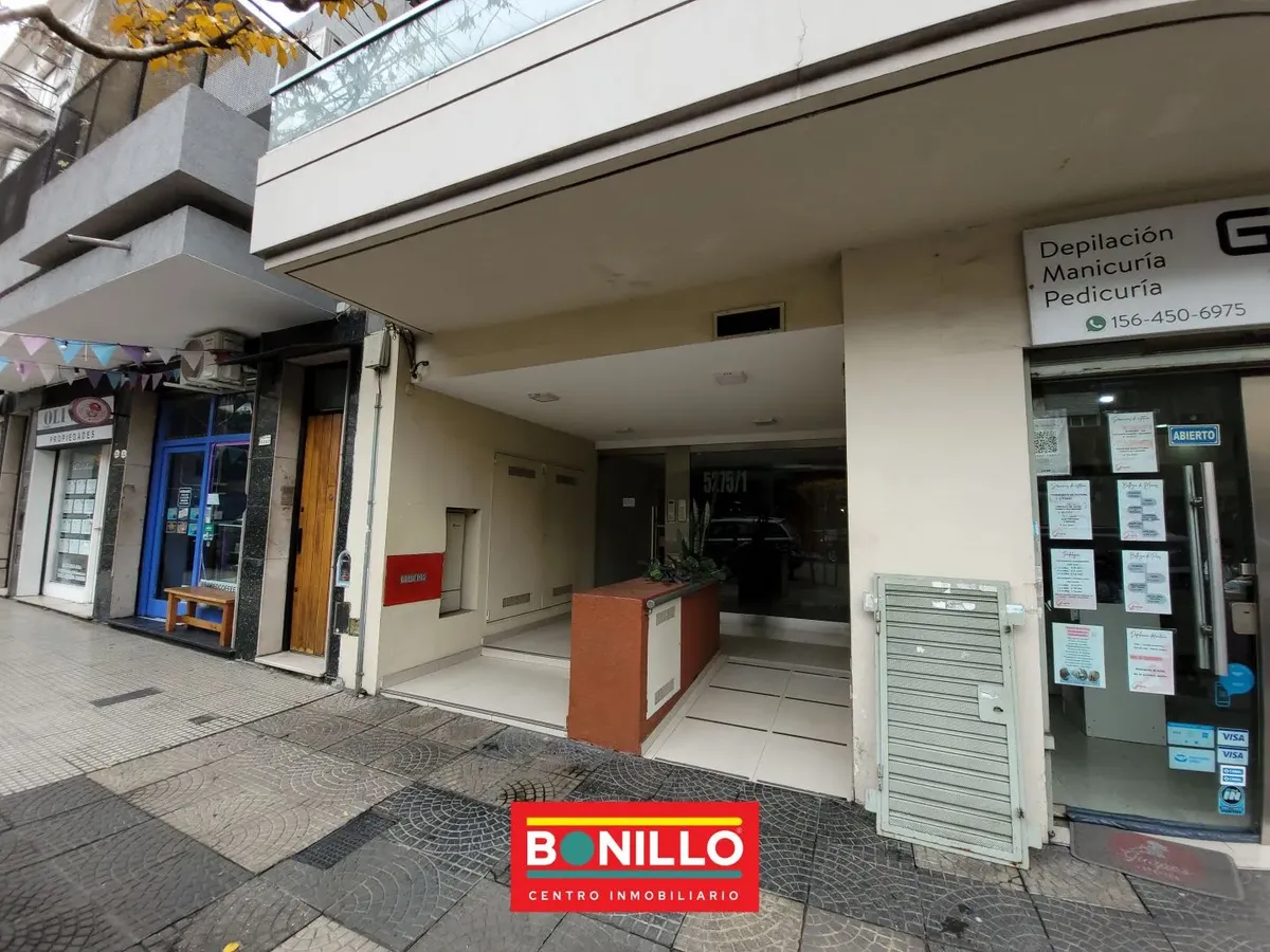 Monoambiente con balcón y SUM