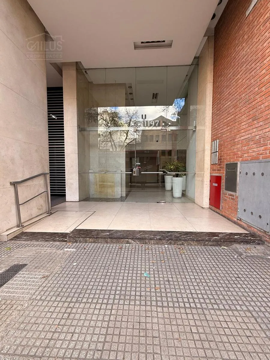 2 ambientes con balcón