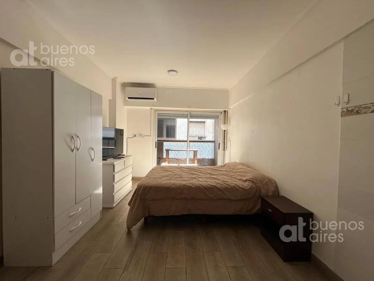 Studio com varanda e piscina