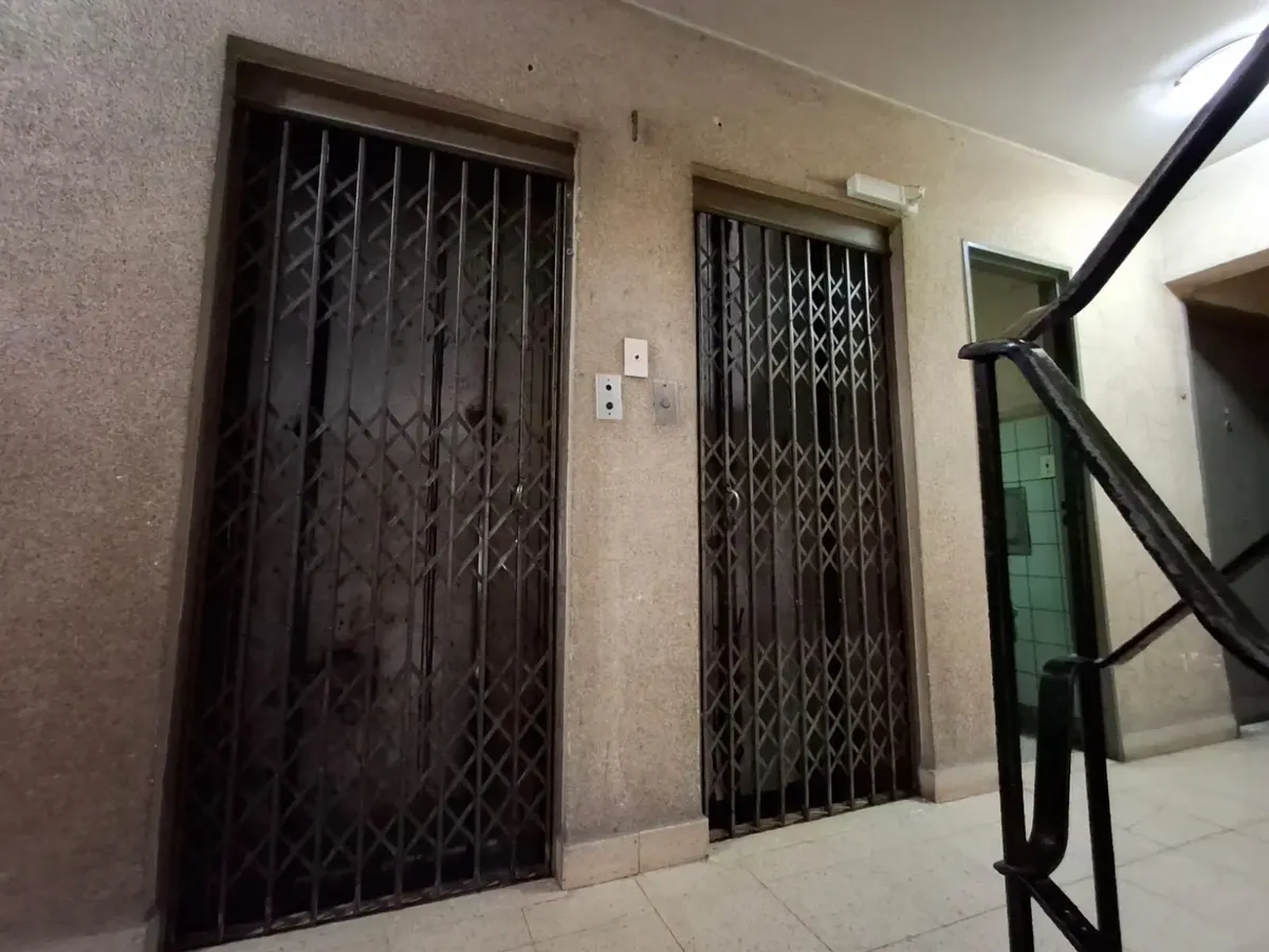 Studio de frente, 1º andar