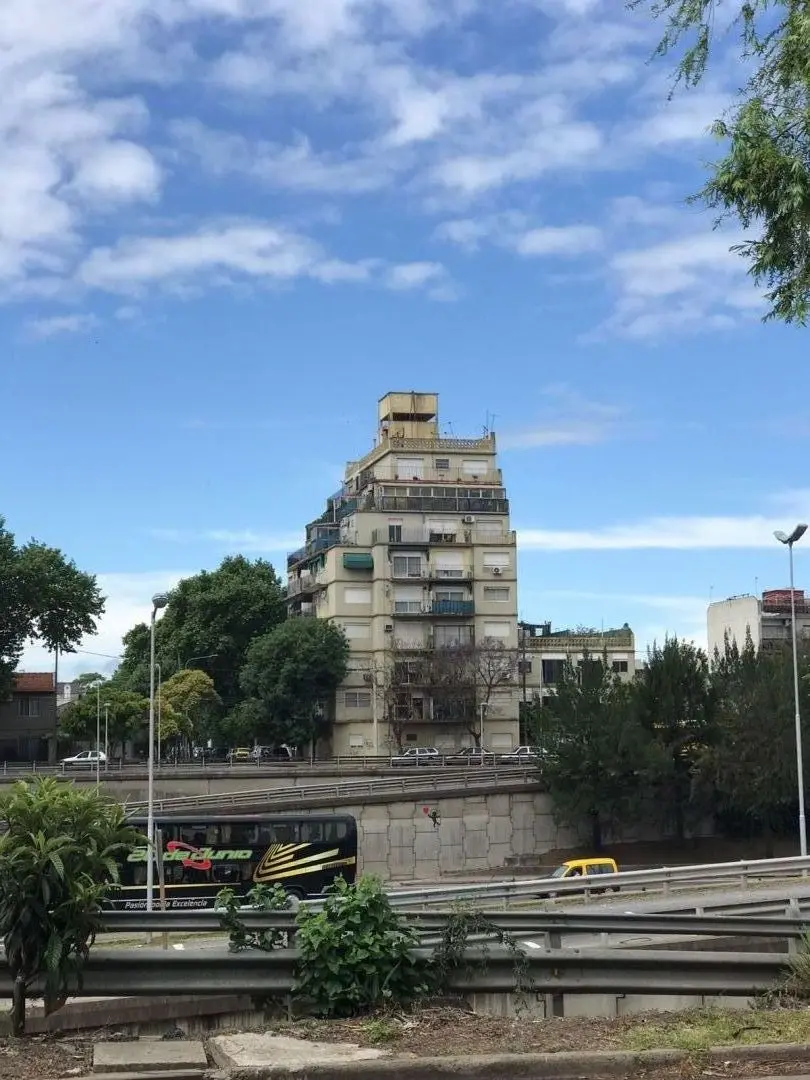 3 dormitorios con balcón corrido