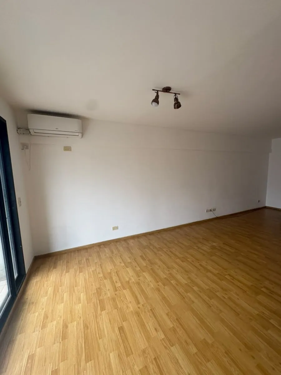 Monoambiente con balcón en Almagro