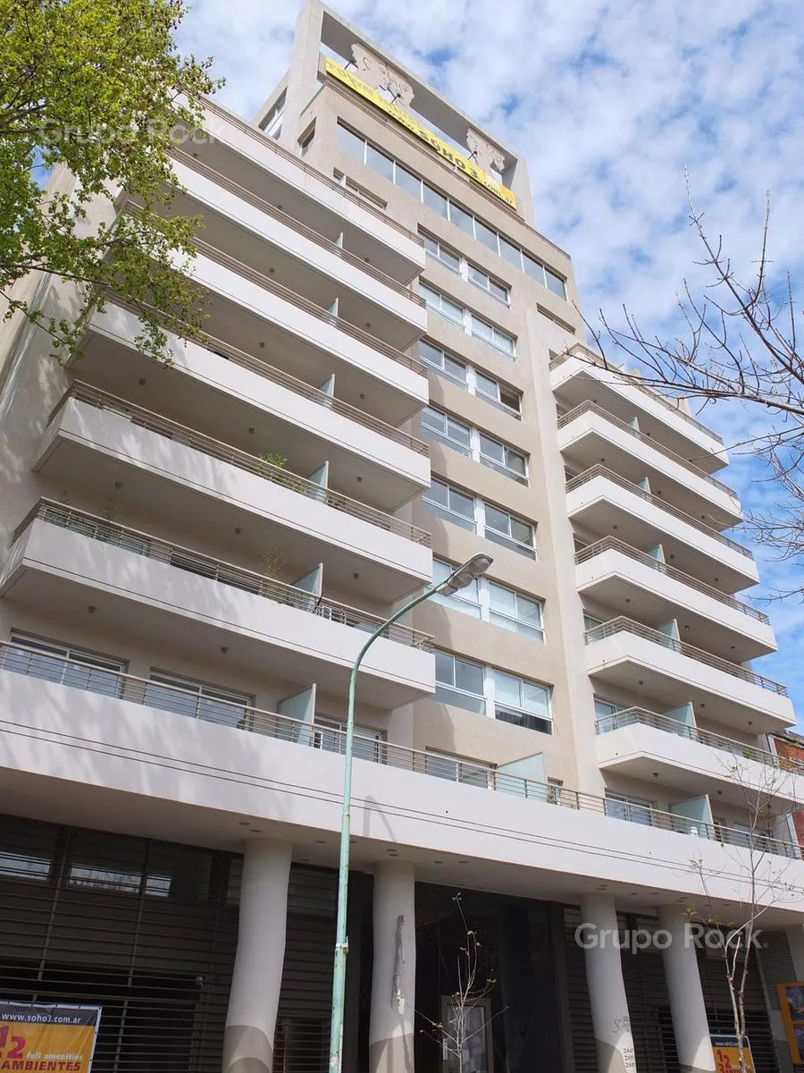 Monoambiente con balcón y amenities