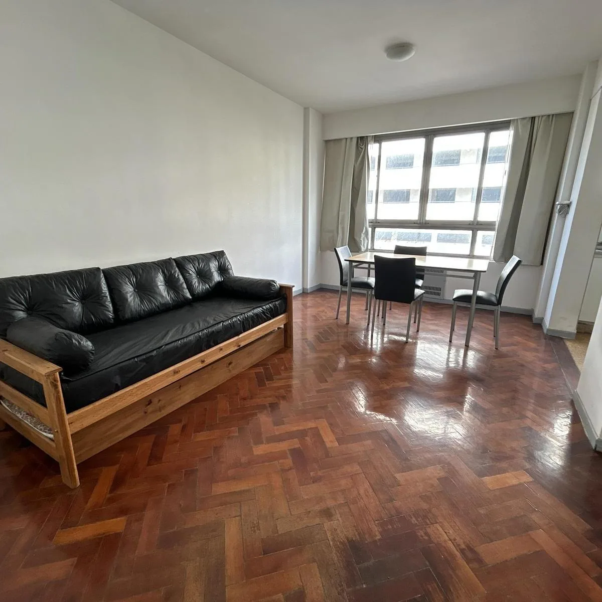 Furnished apartment in Monserrat