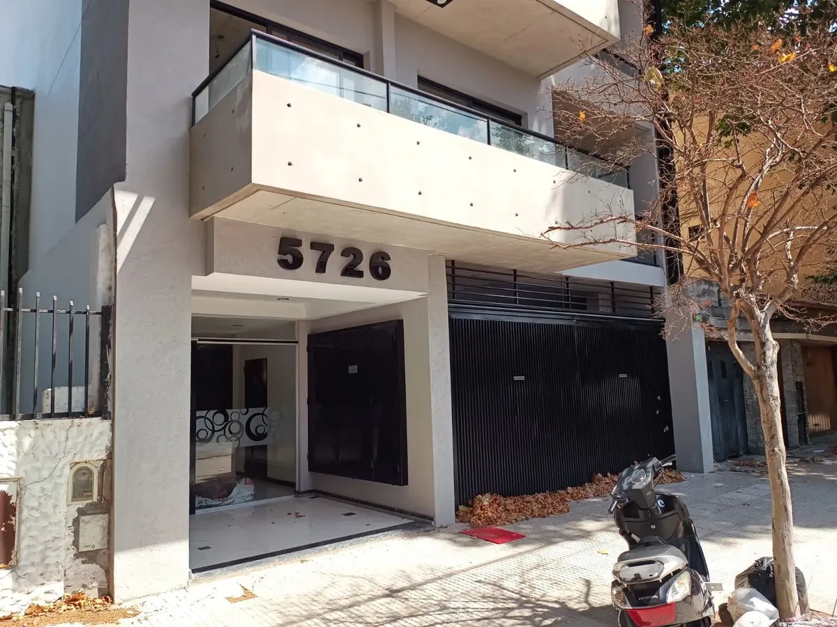 Kitnet com varanda, Villa Urquiza