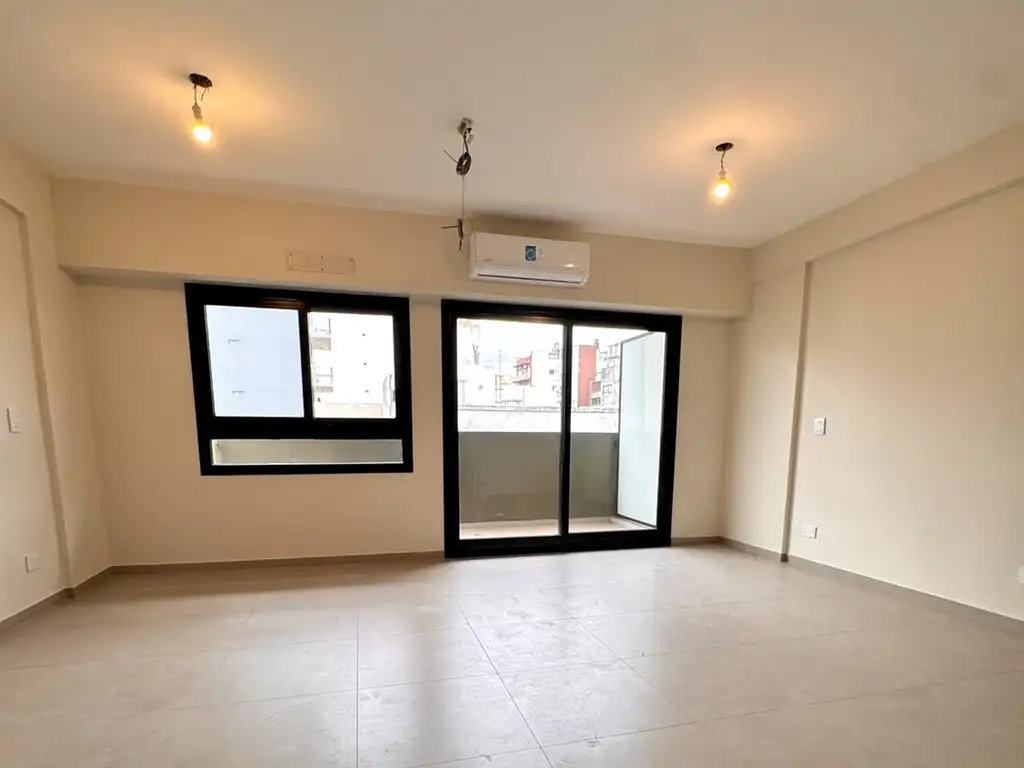 5th floor studio with balcony