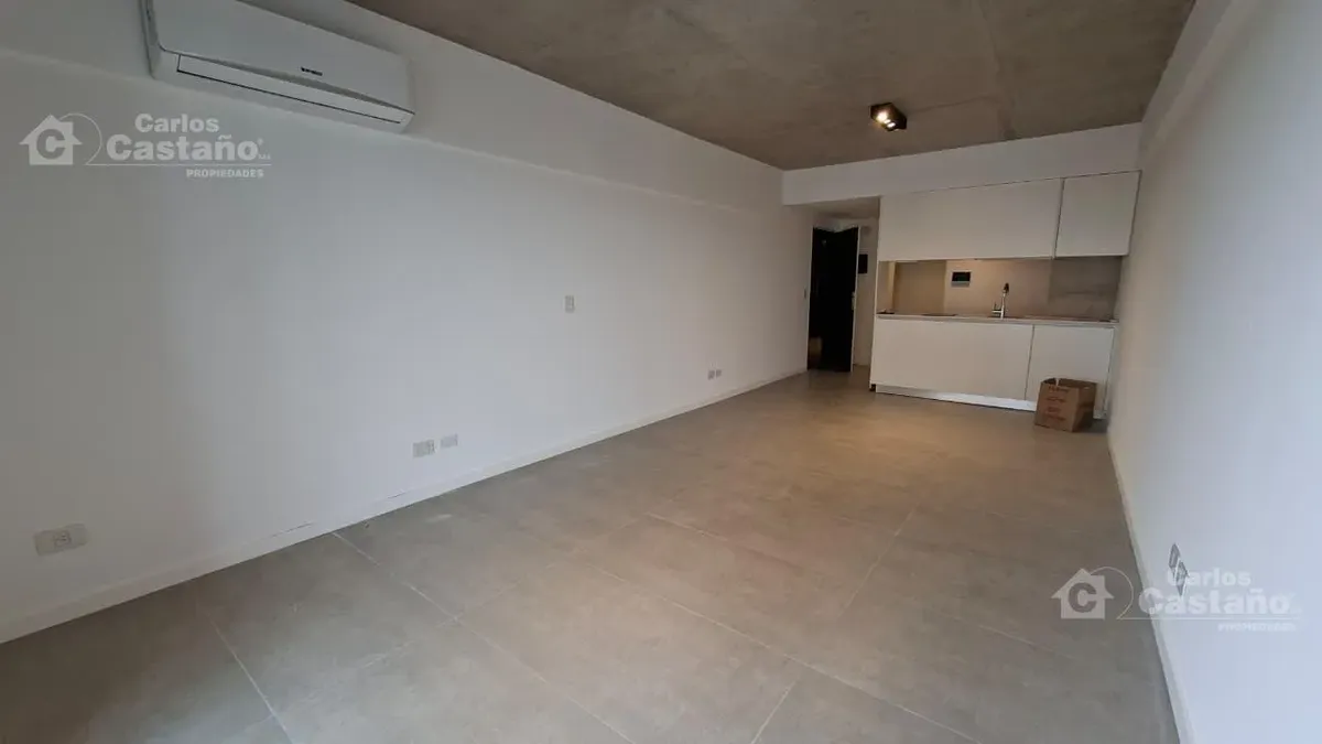 Studio with balcony and parking