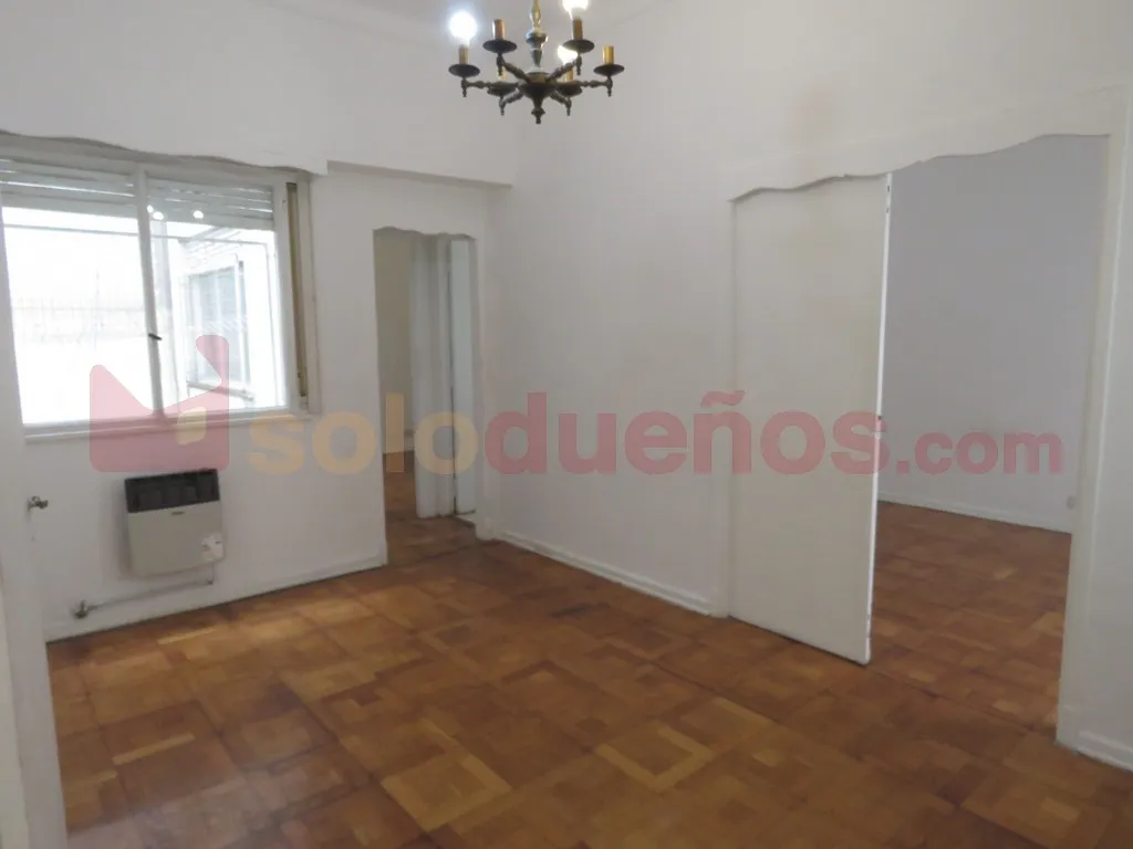 Renovated apartment in Monserrat