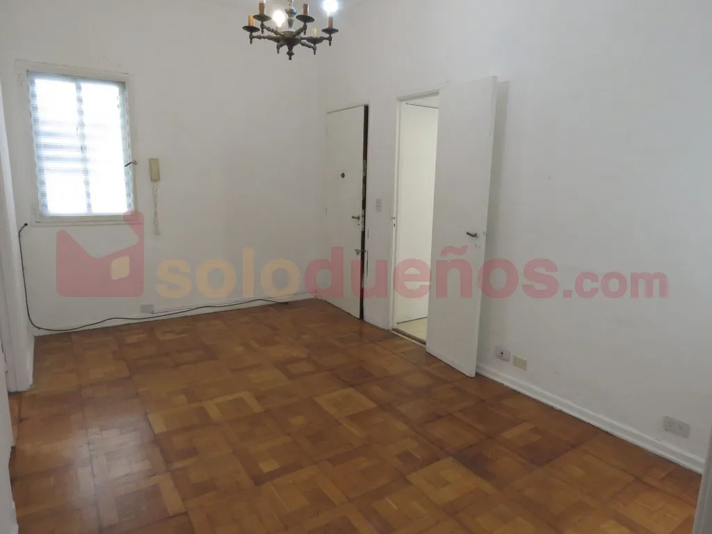 Renovated apartment in Monserrat