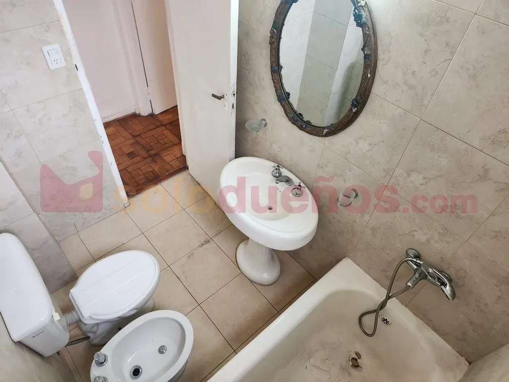 Renovated apartment in Monserrat