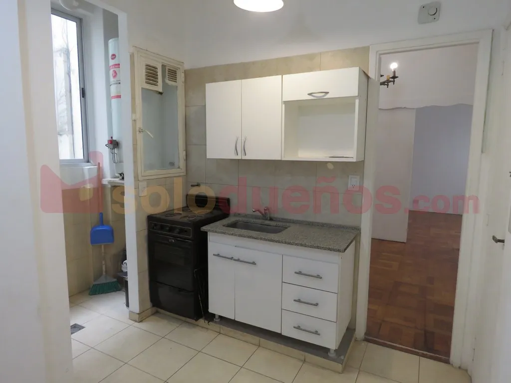 Renovated apartment in Monserrat