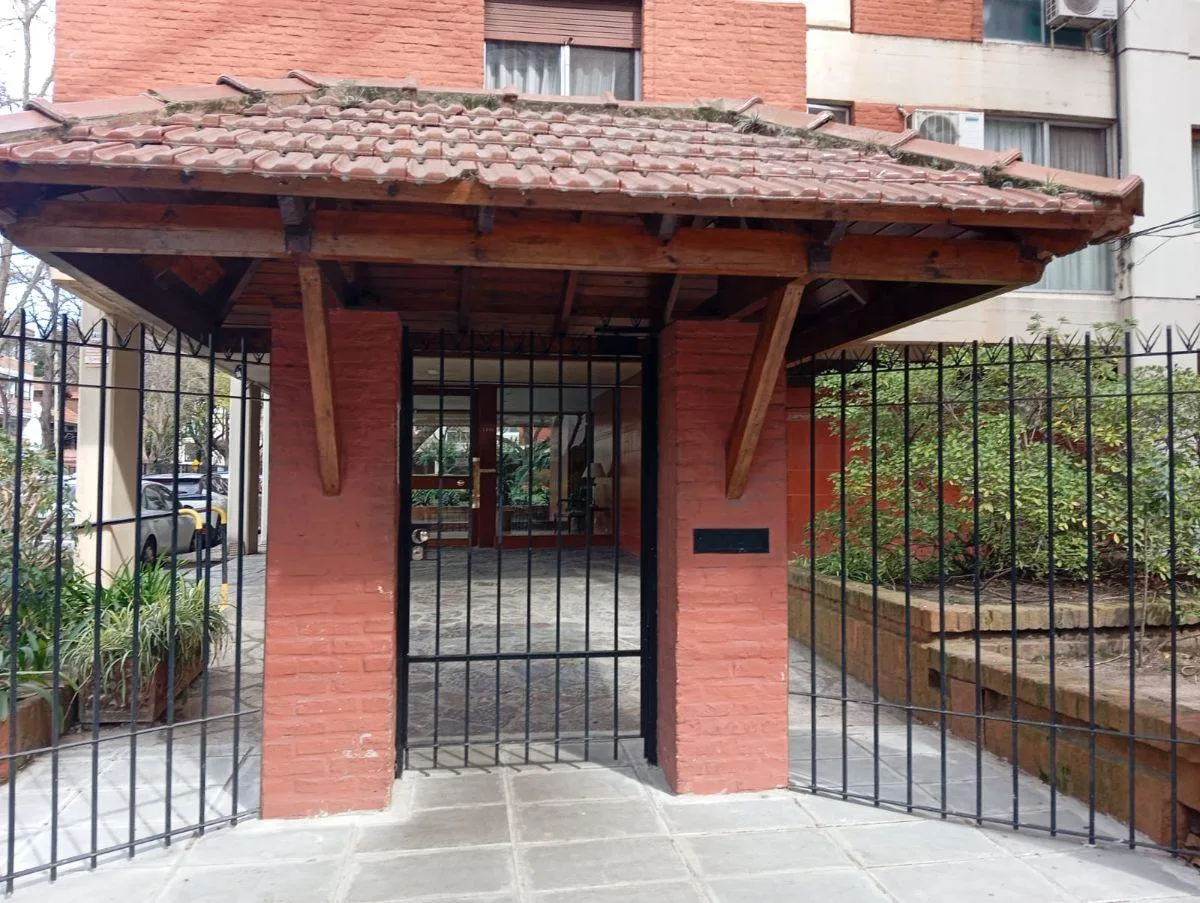 3-room apartment with shared terrace and parking