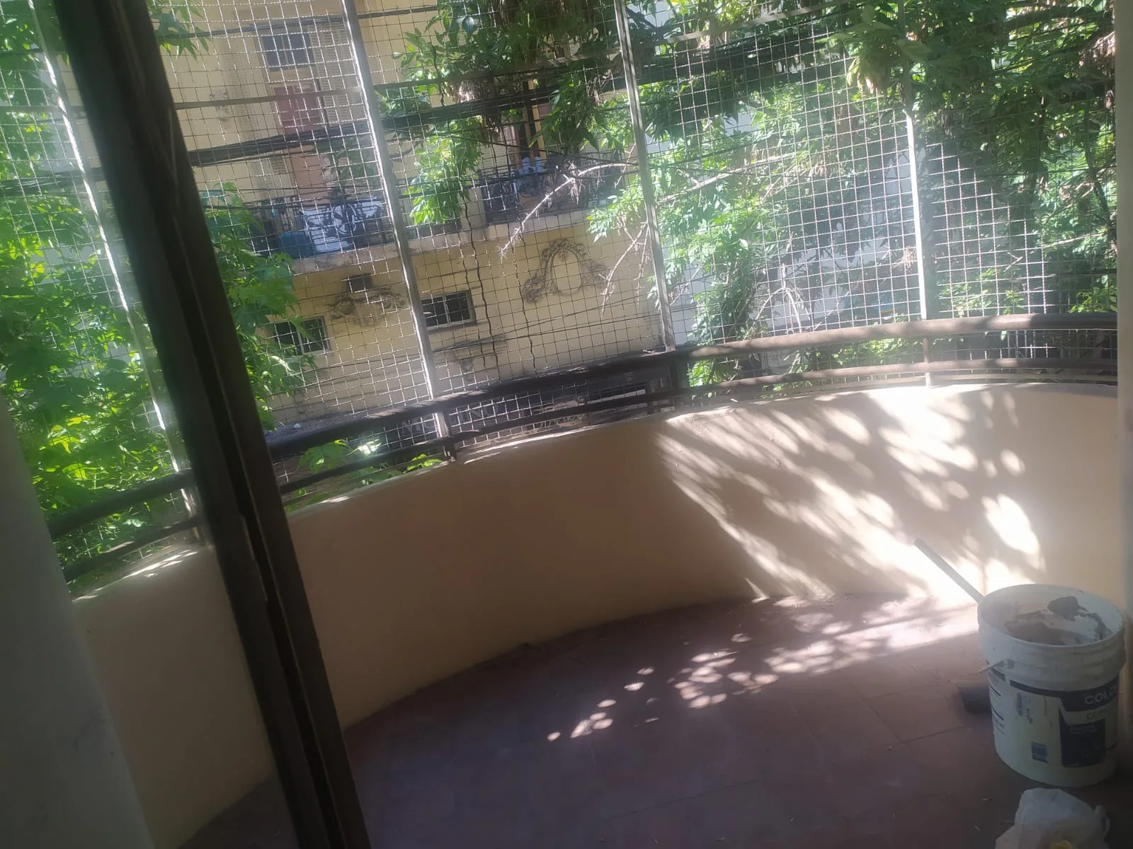 Semipiso con balcón al frente