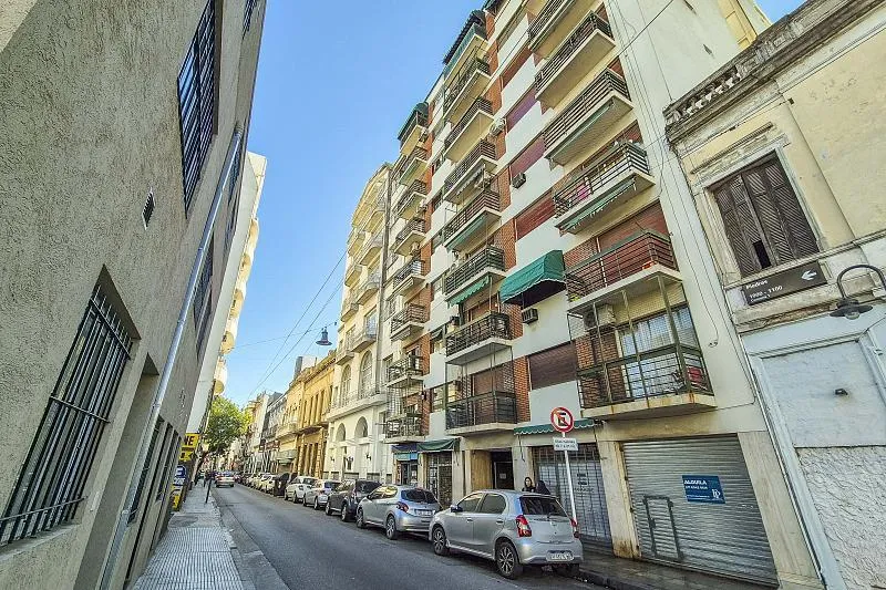 Departamento 2 ambientes con balcón francés