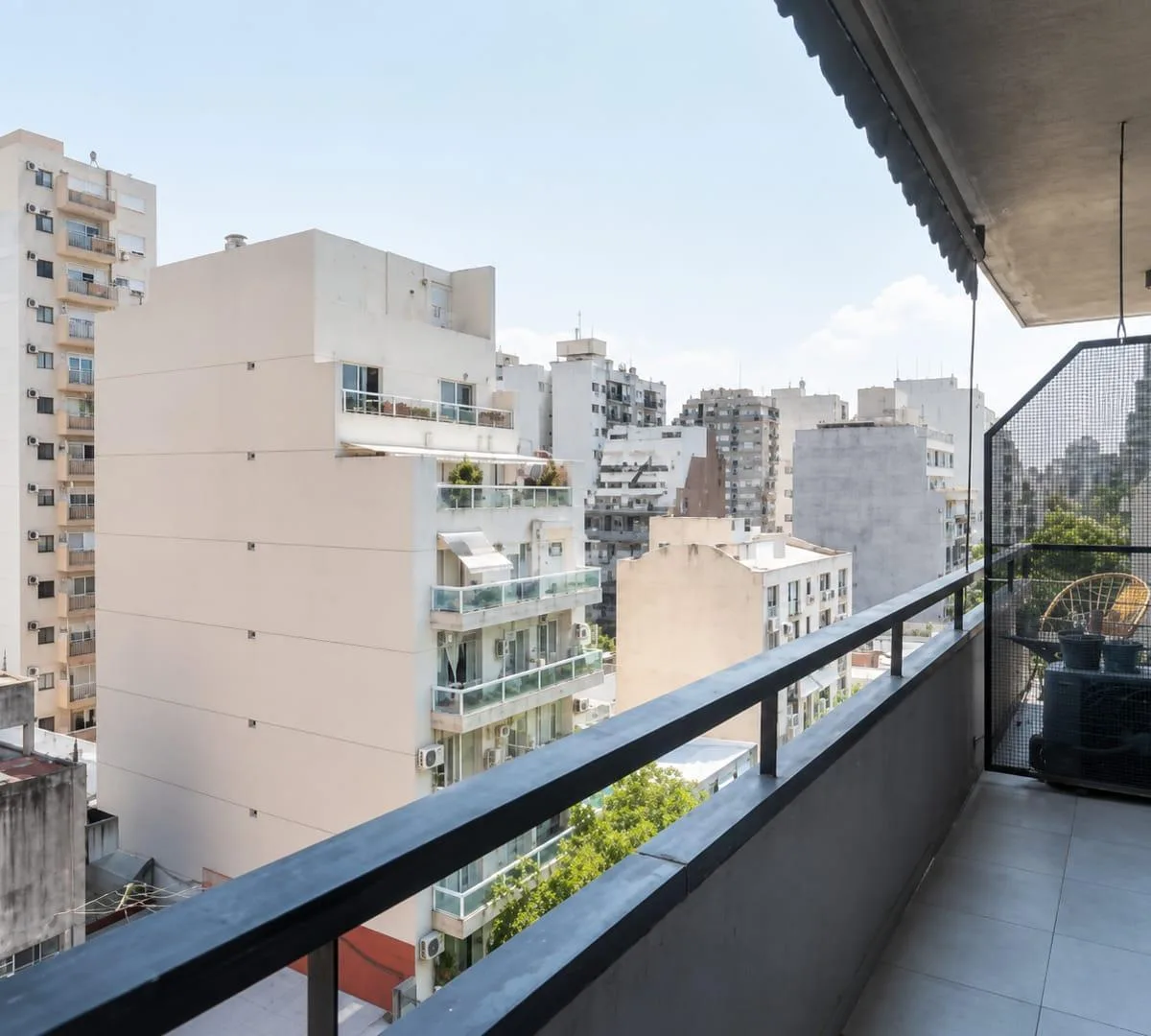 Monoambiente con balcón