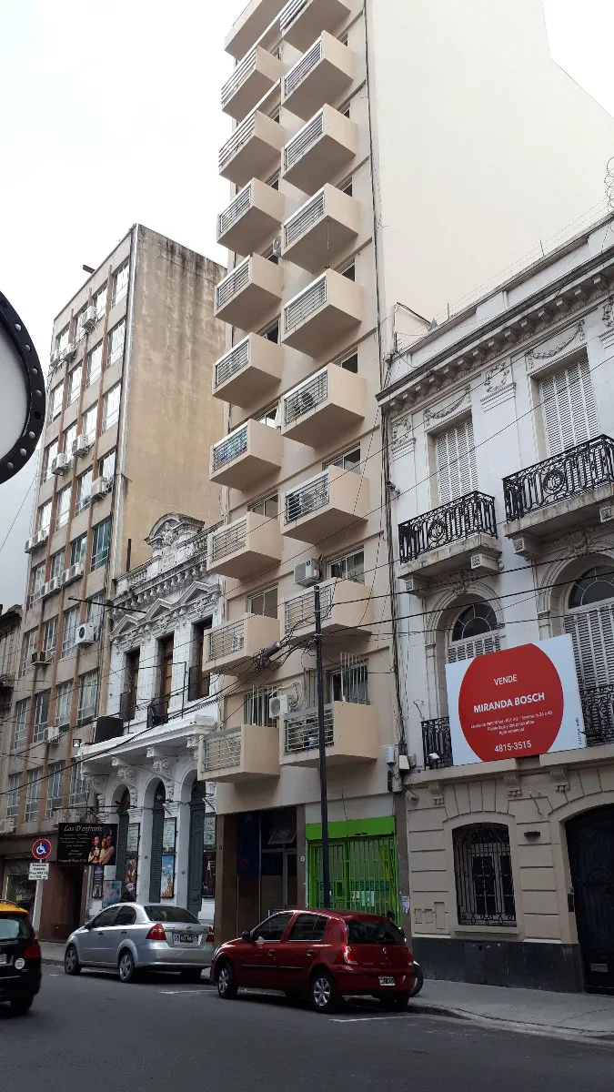 Monoambiente con balcón, oeste