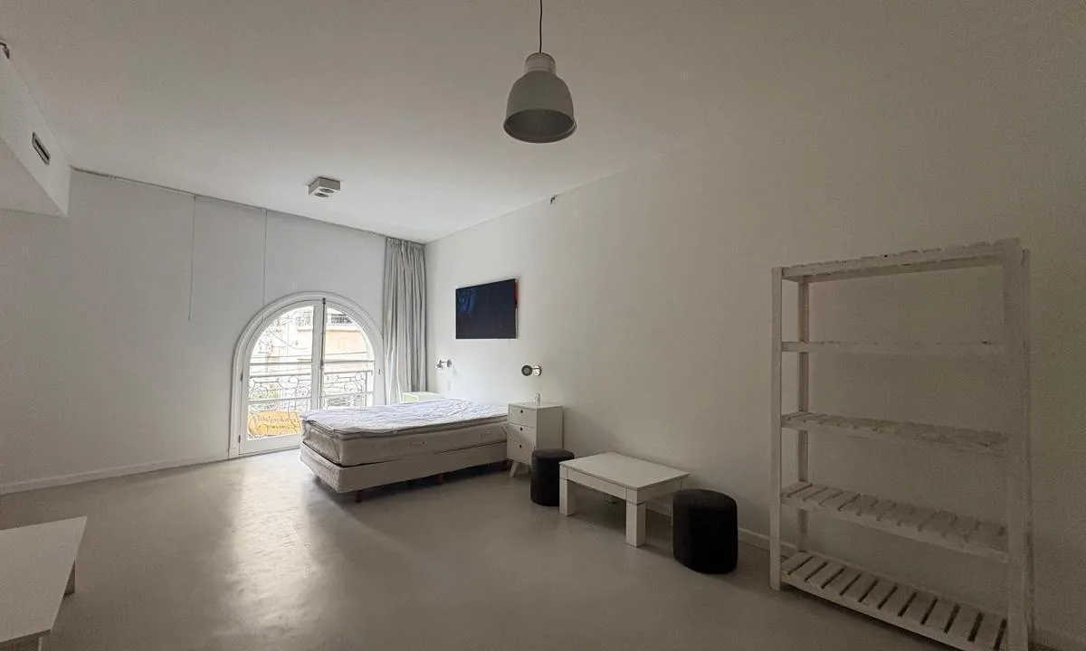 Monoambiente al frente con amenities