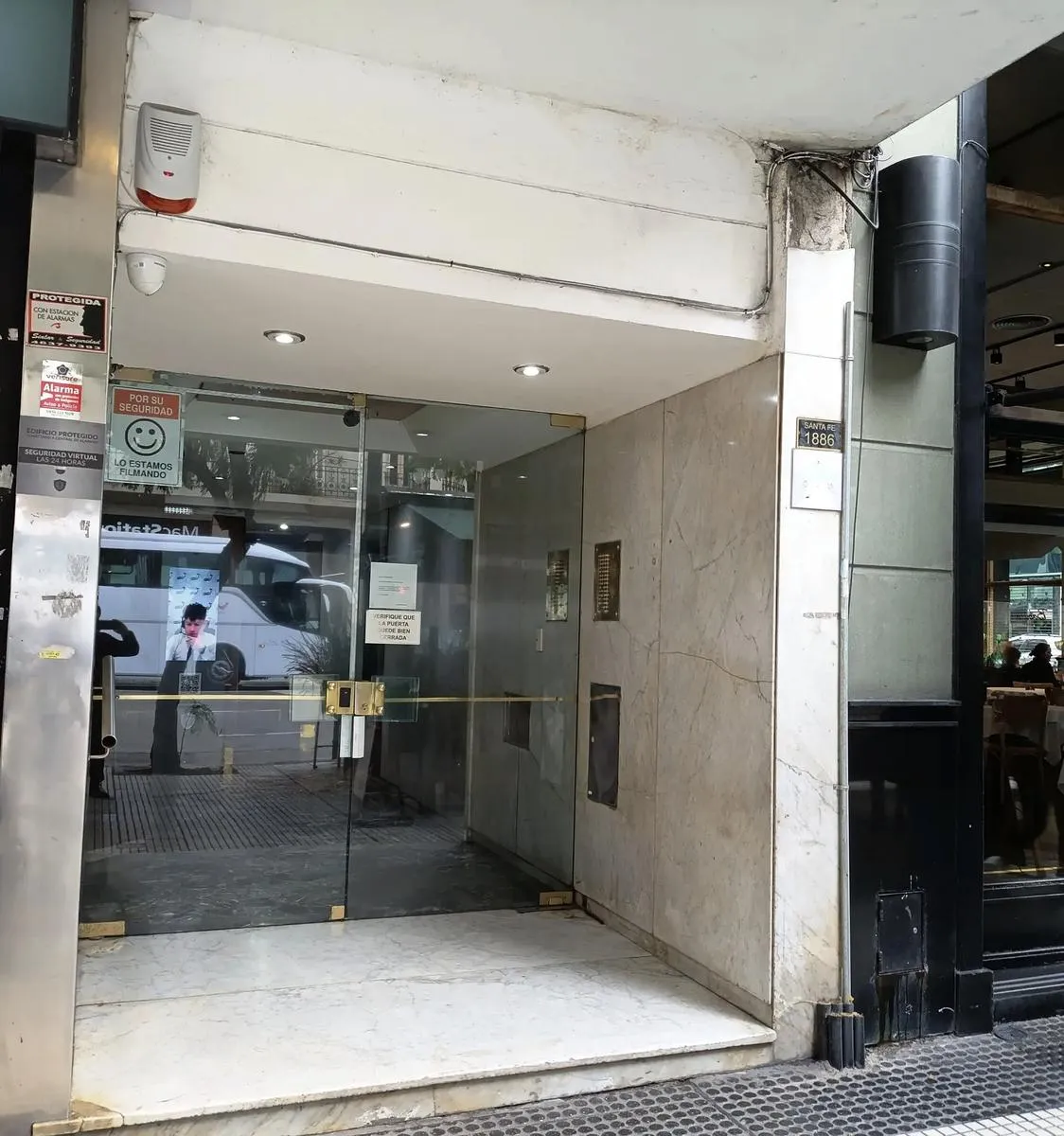 Monoambiente en Recoleta con balcón