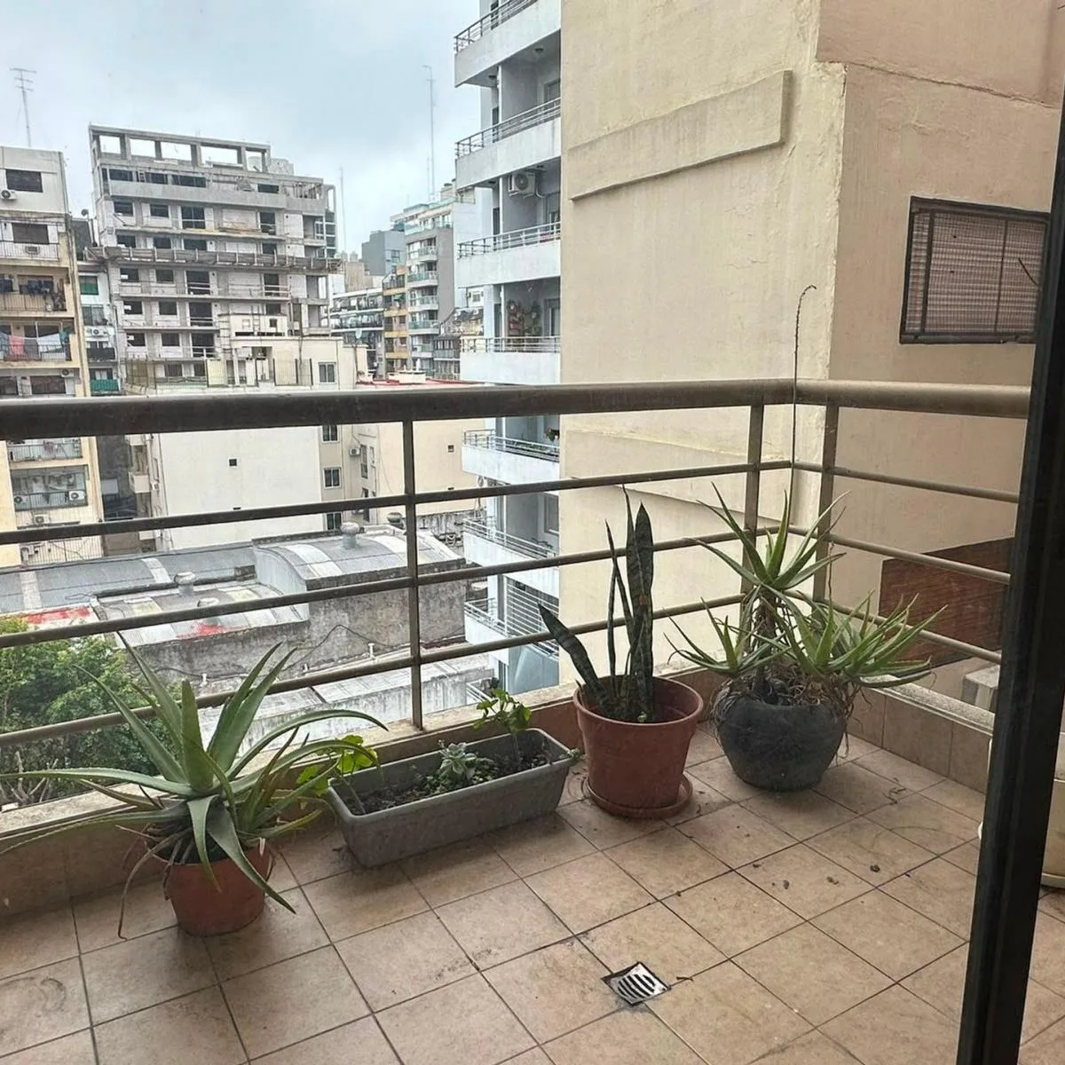2 ambientes con balcón