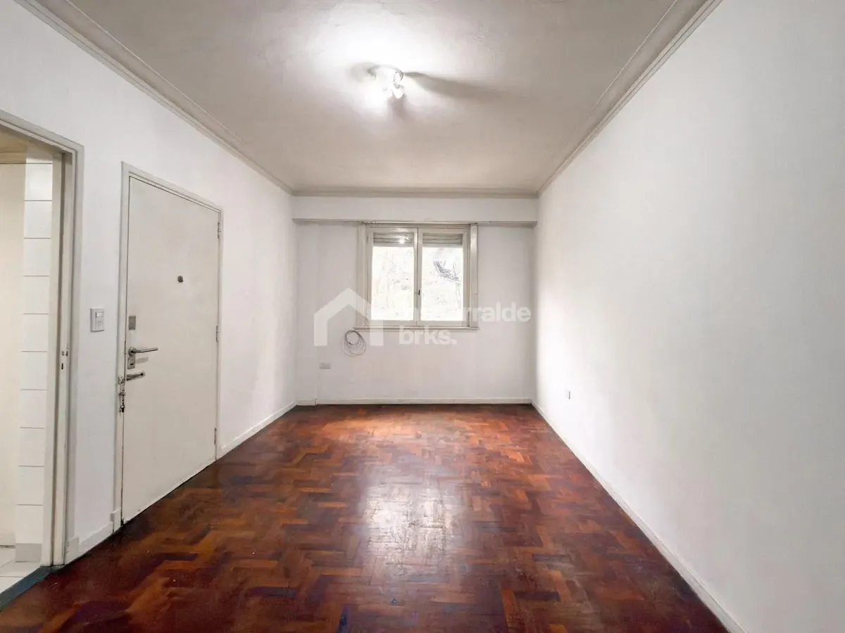 Departamento 2 Ambientes En Alquiler En Caballito, Capital Federal, Buenos Aires. 1er Piso Por Escalera!