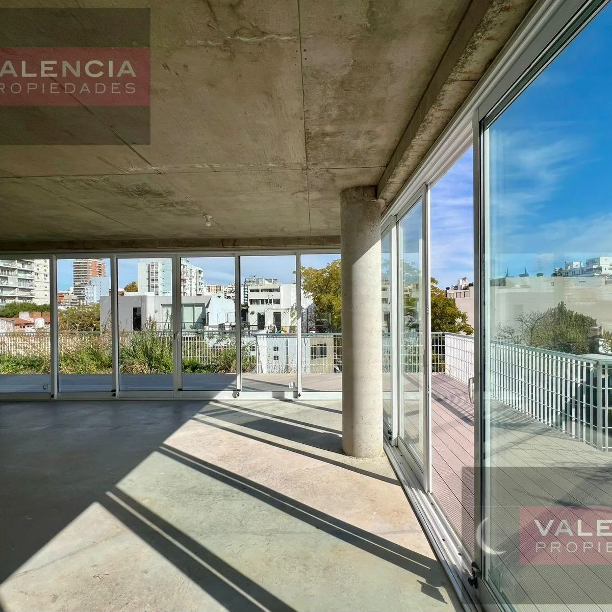 Monoambiente con balcón jardín