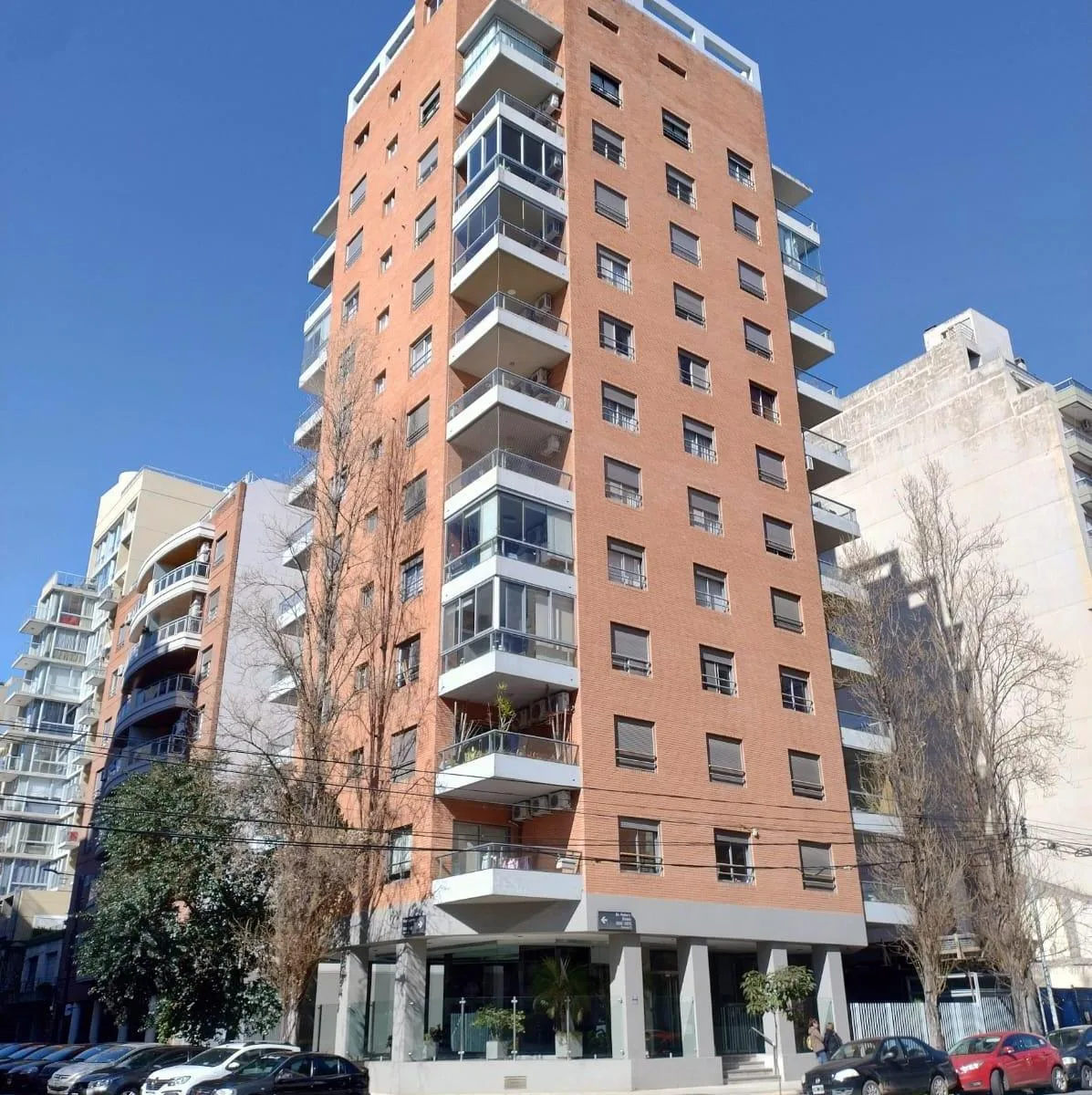 Monoambiente con balcón y pileta
