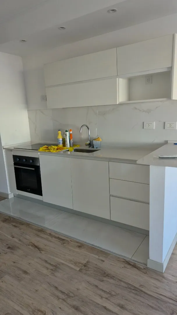 Hermoso Departamento Con Amplio Balcón Al Frente