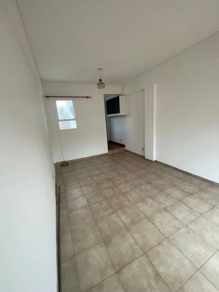 Monoambiente con balcón aterrazado