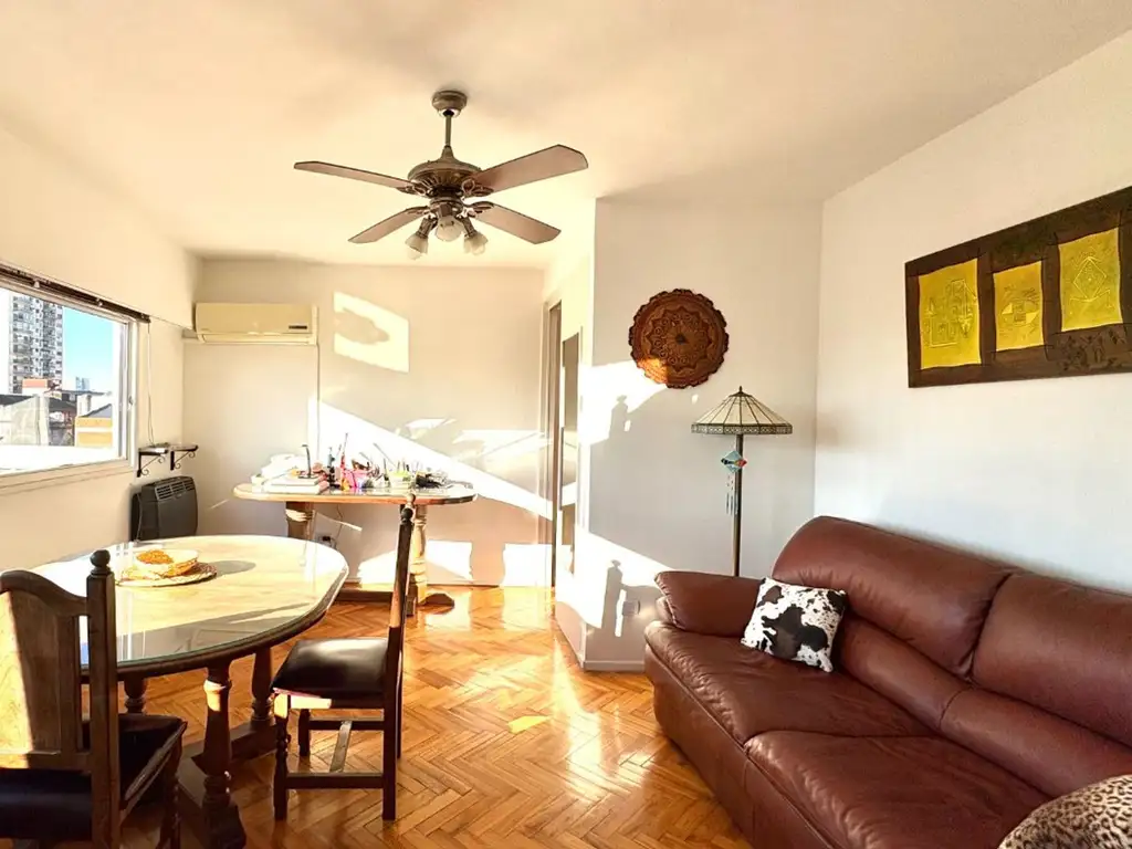 Listing: 2 bedrooms, Constitución