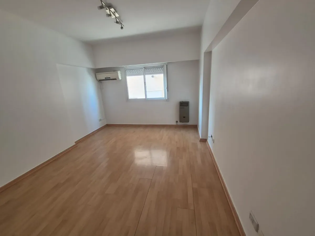Departamento con balcón en Colegiales