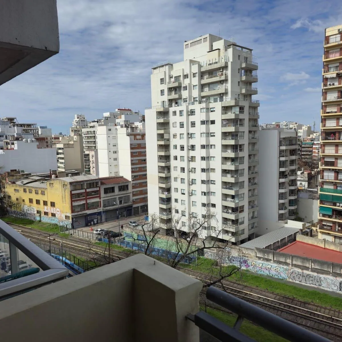 Monoambiente con balcón terraza