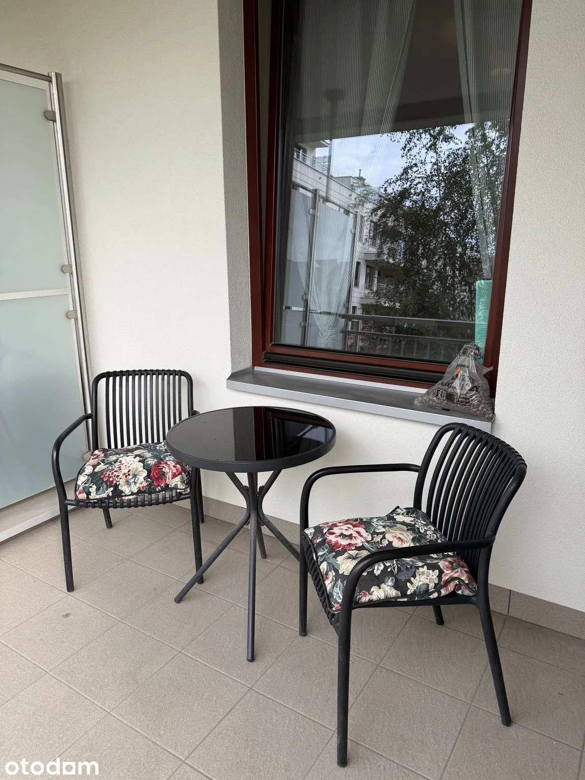 balcony