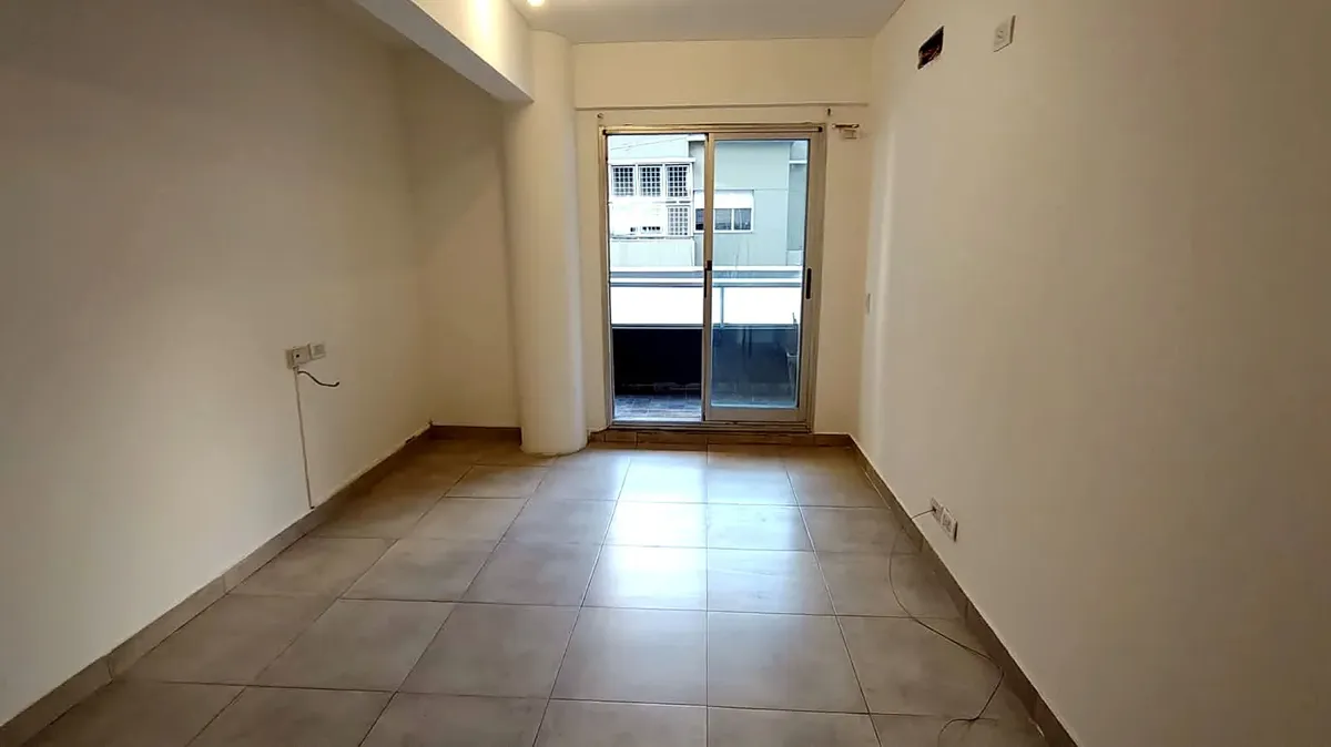 2 ambientes con balcón
