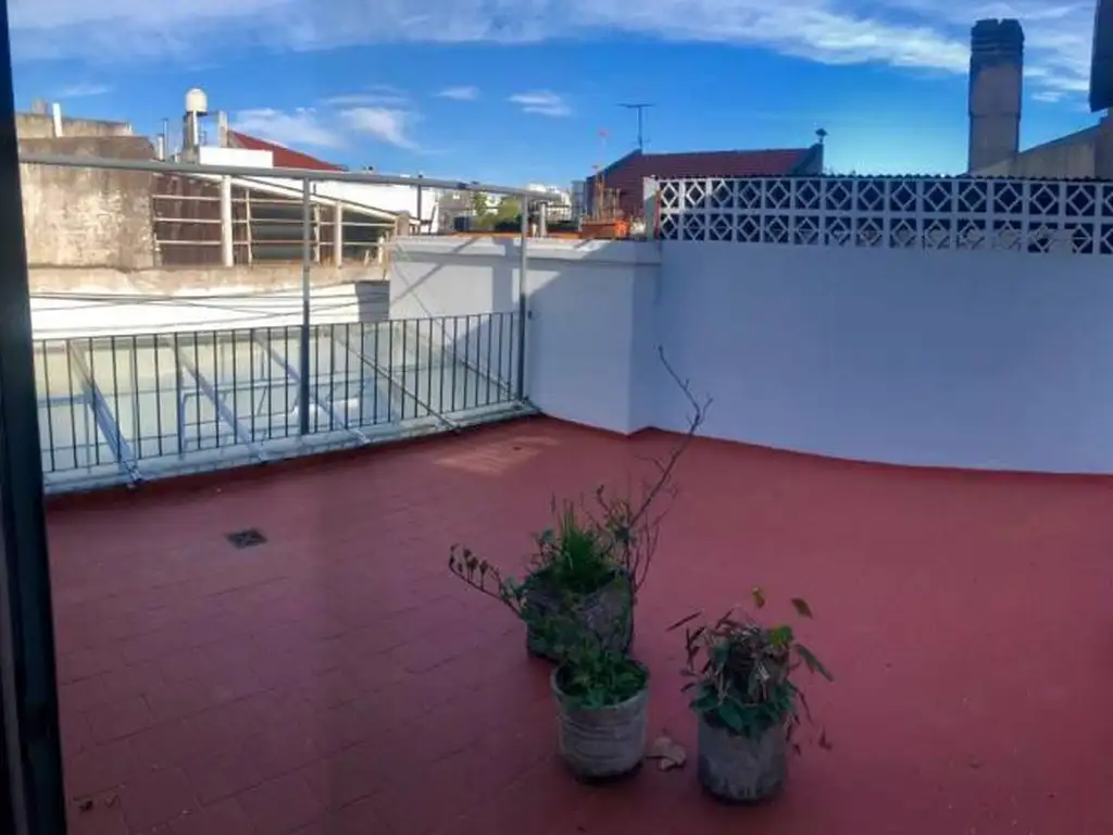 PH con terraza y quincho