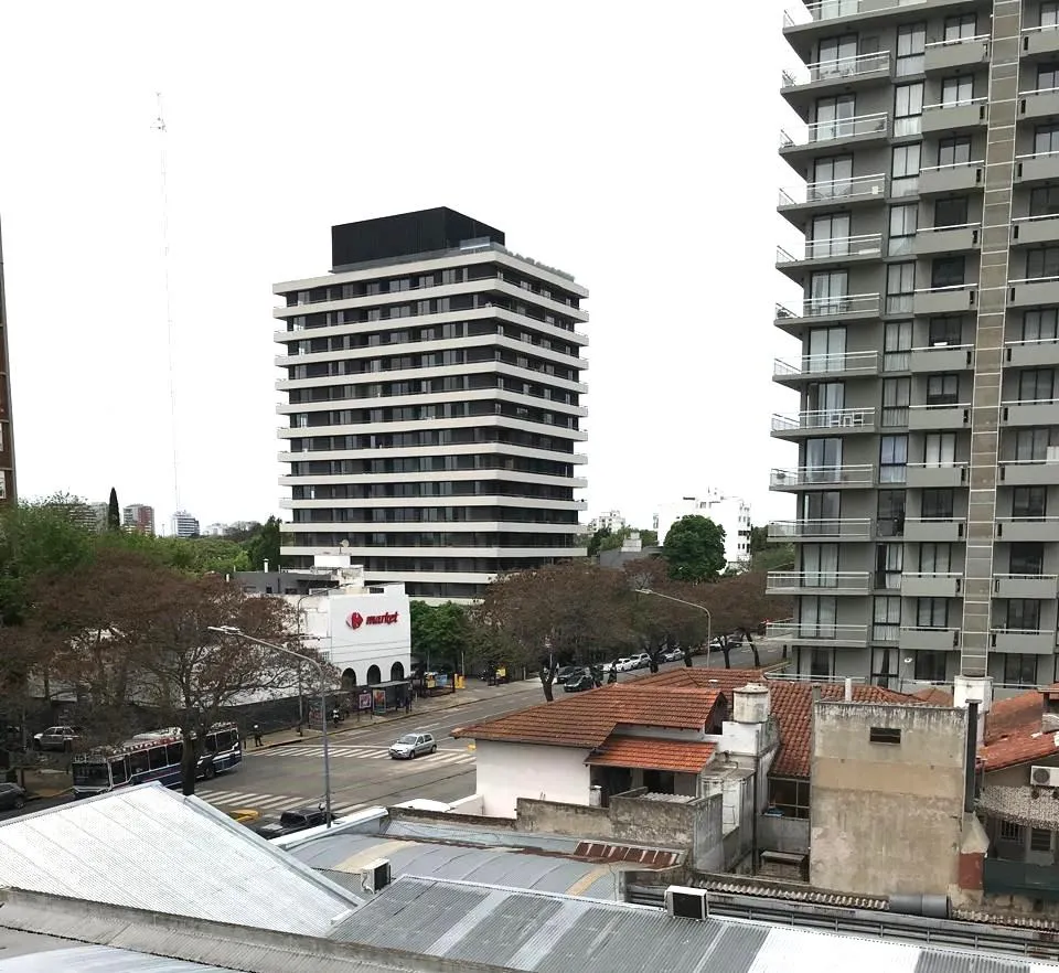 Departamento con balcón en Torre Bamboo