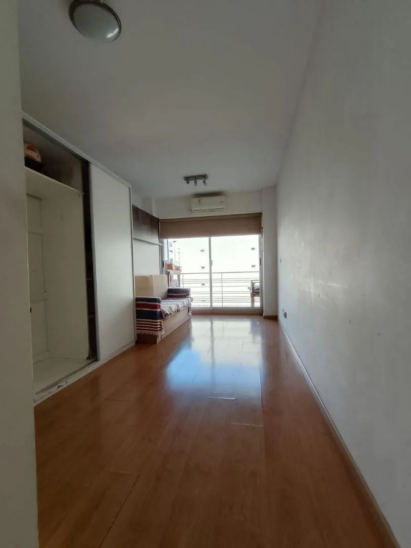 Front-facing studio with balcony