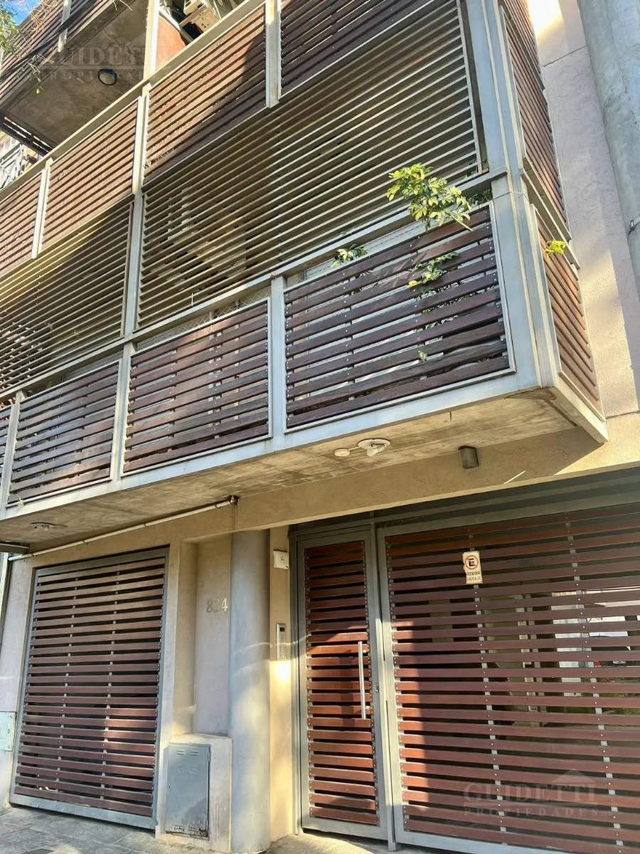 Duplex con balcón y cochera