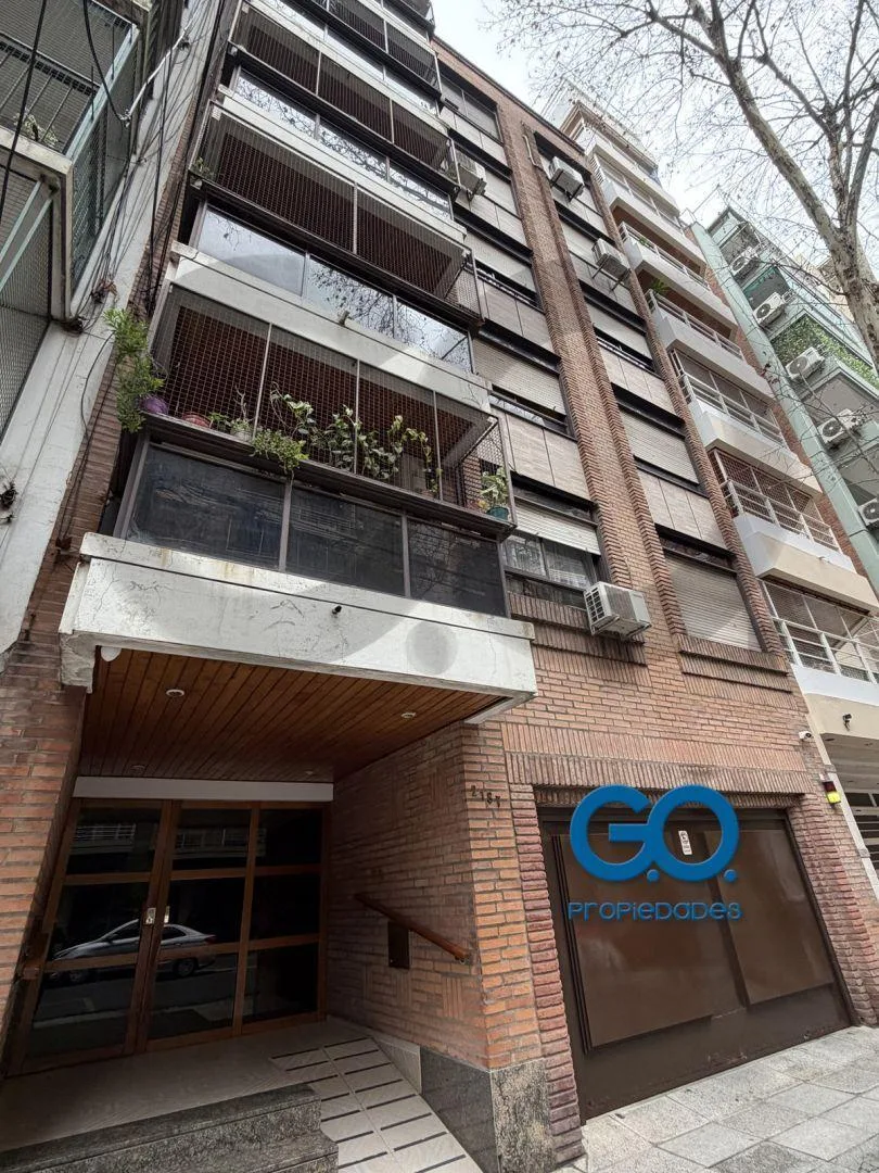 Departamento con balcón al frente