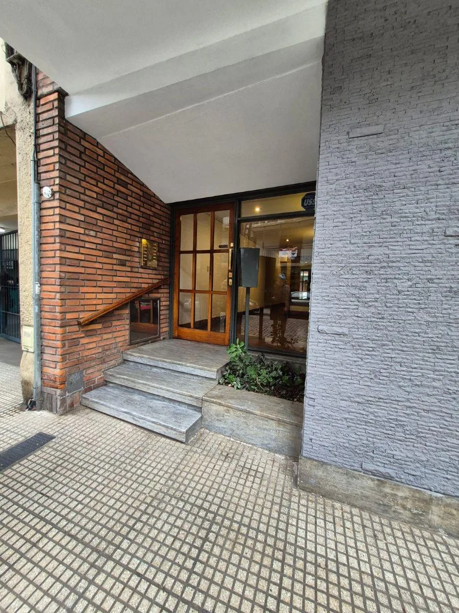 2 ambientes con balcón en Olivos