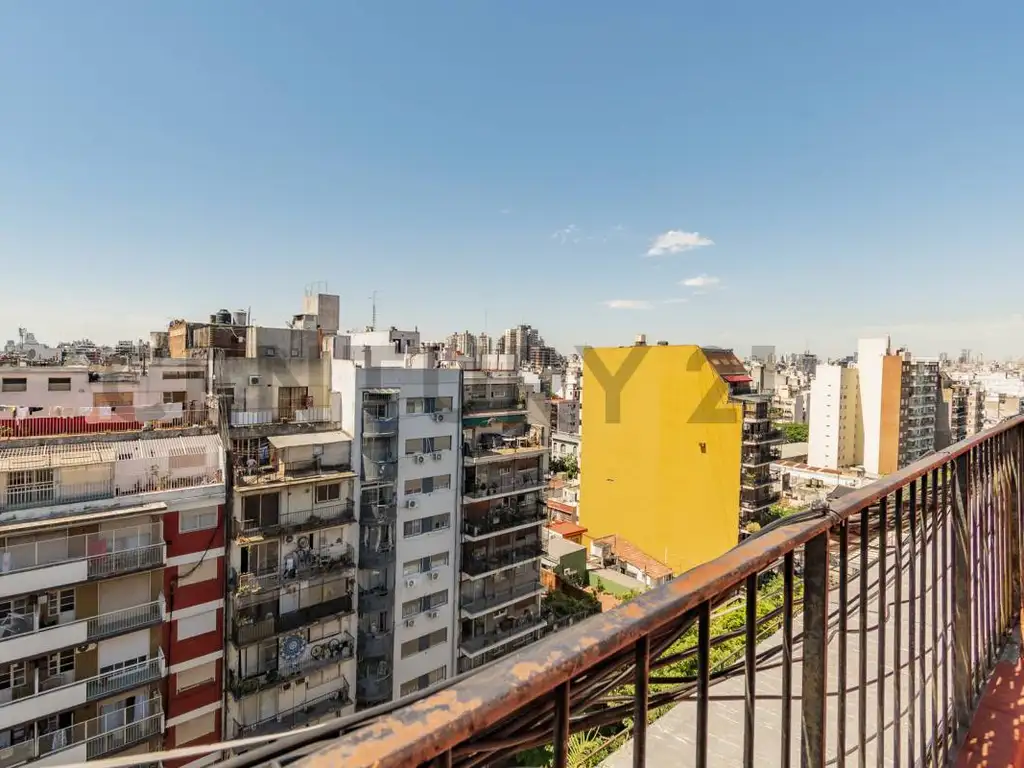 2 ambientes con balcón en Almagro