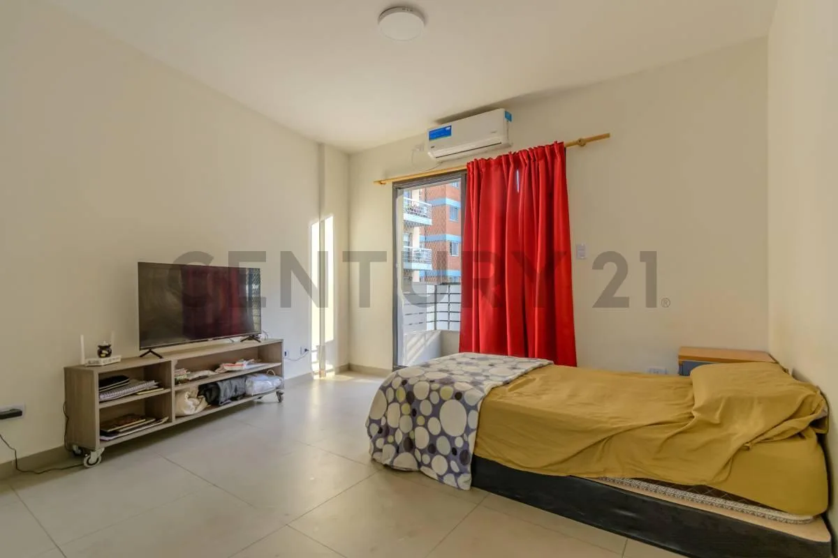 Monoambiente con balcón en Villa Crespo