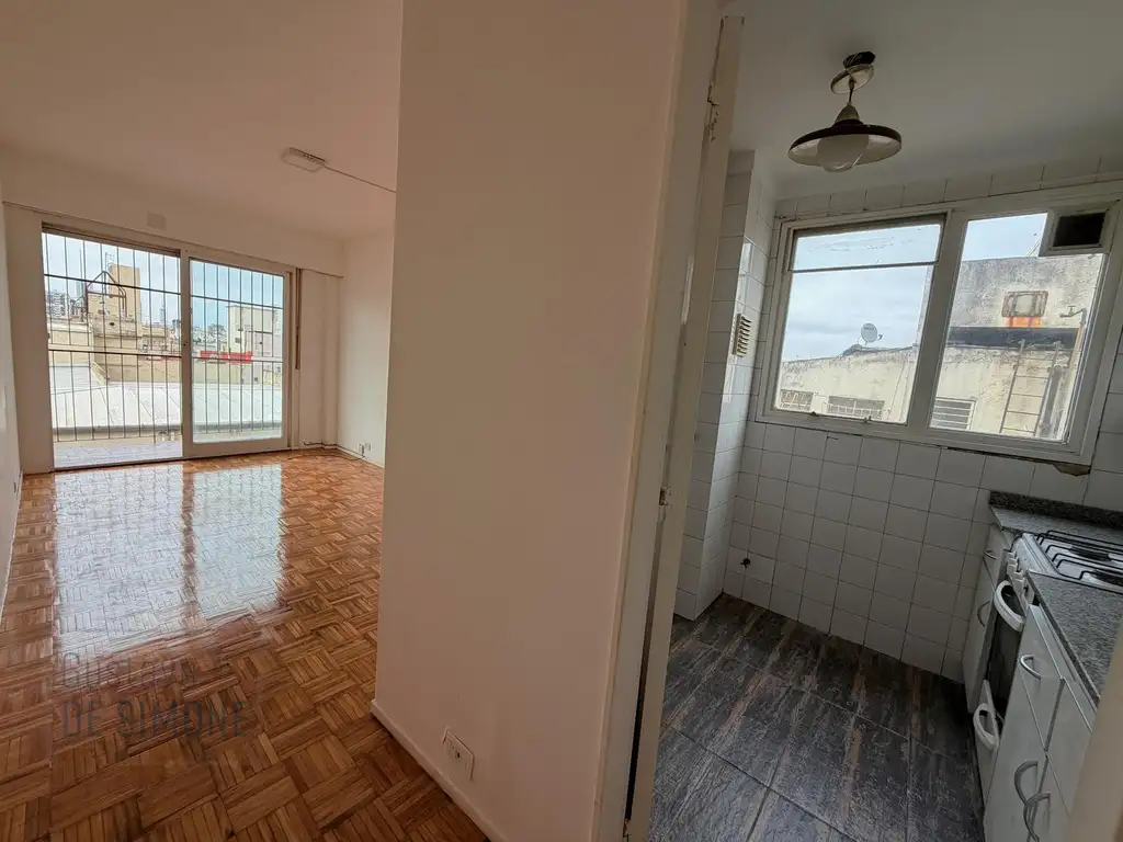 Departamento con balcón en Barrio Norte