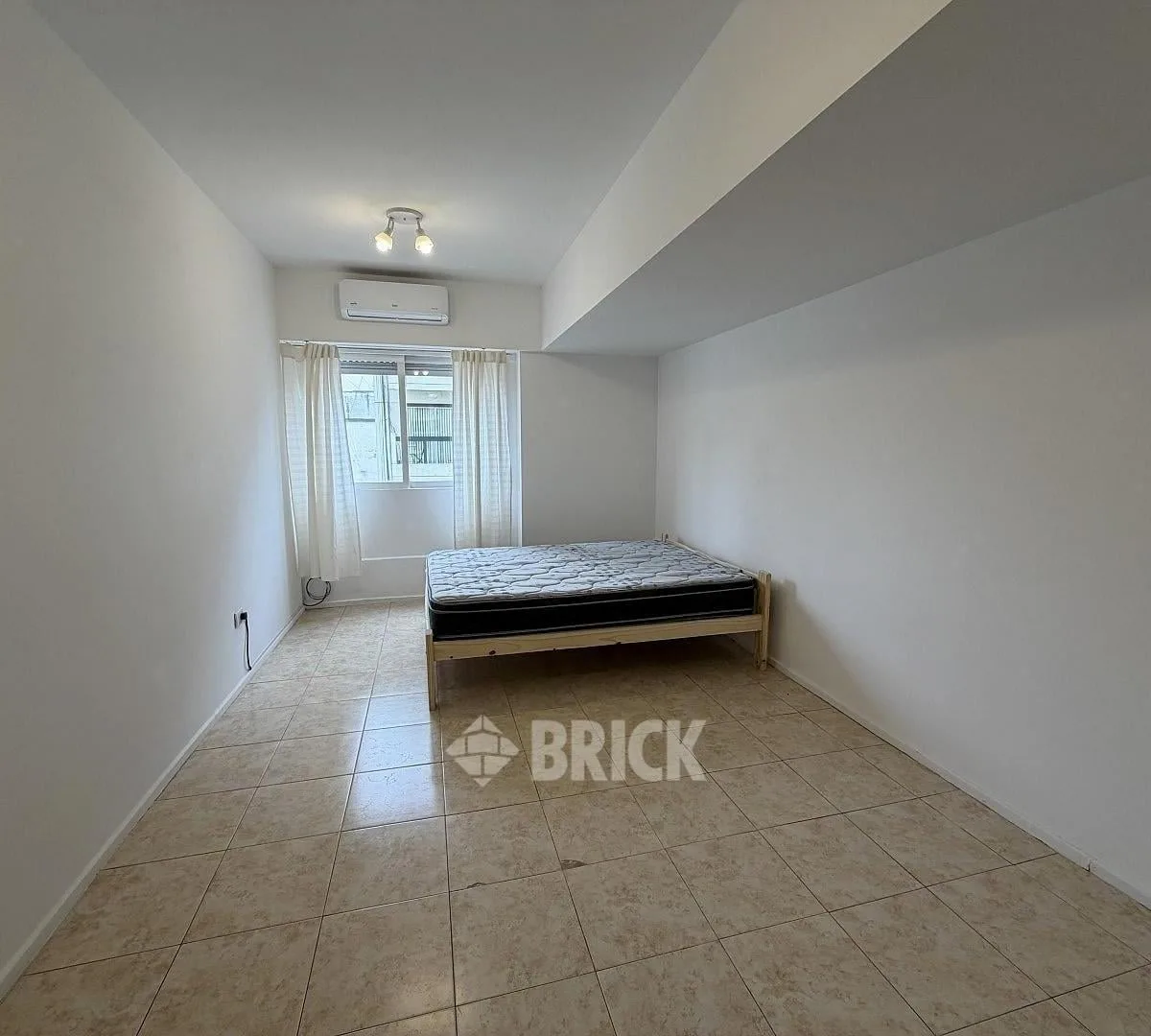 Студия с видом на улицу, 24 м²