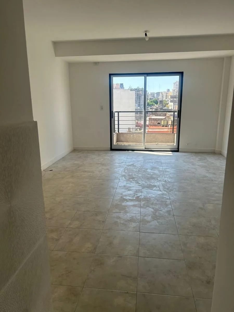 Monoambiente con balcón
