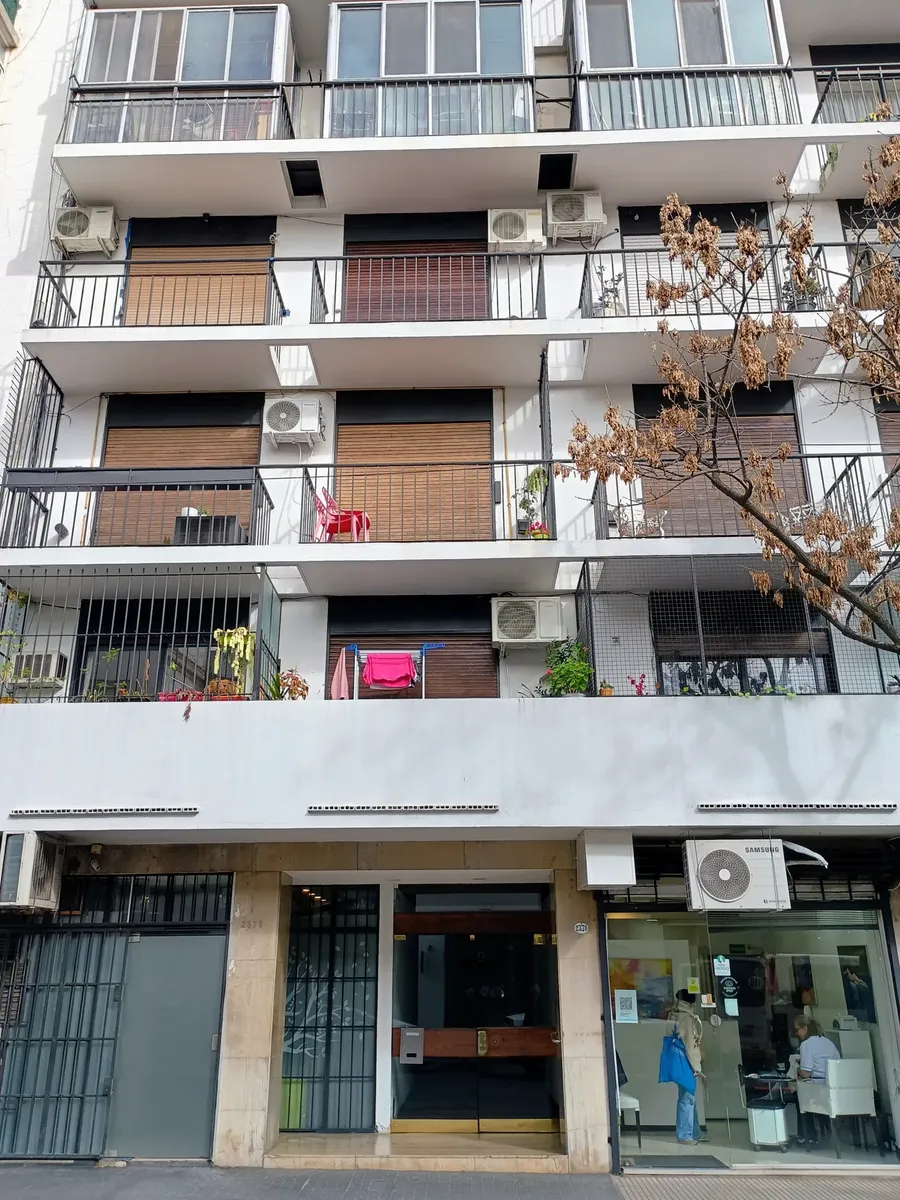 Monoambiente con balcón