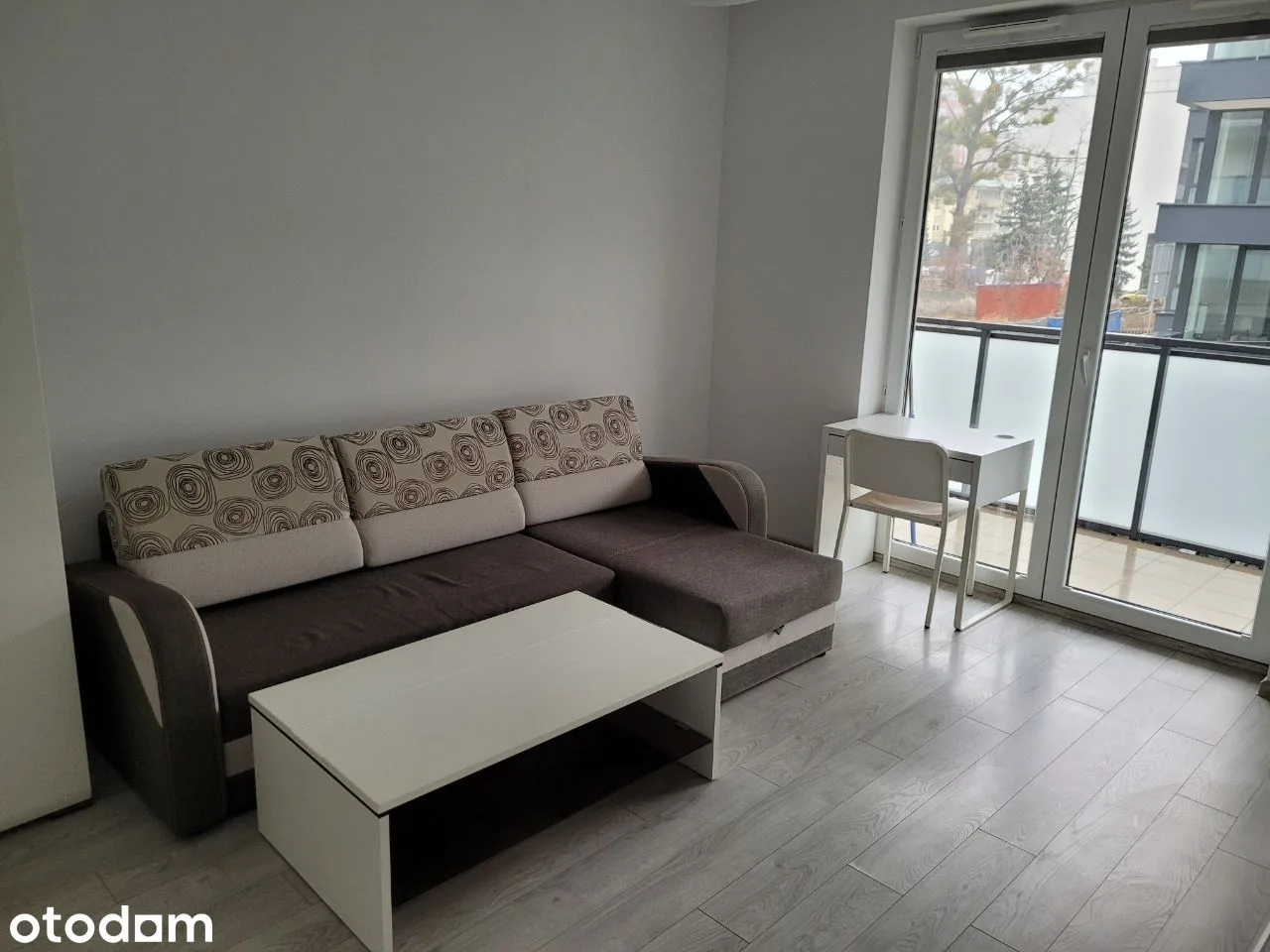 2 pokoje z balkonem i garażem
